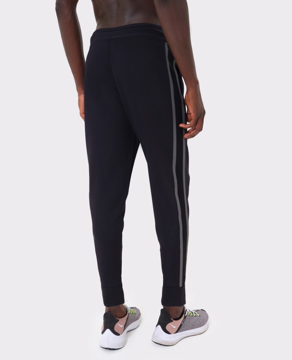 main product photo Daring Joggers Black