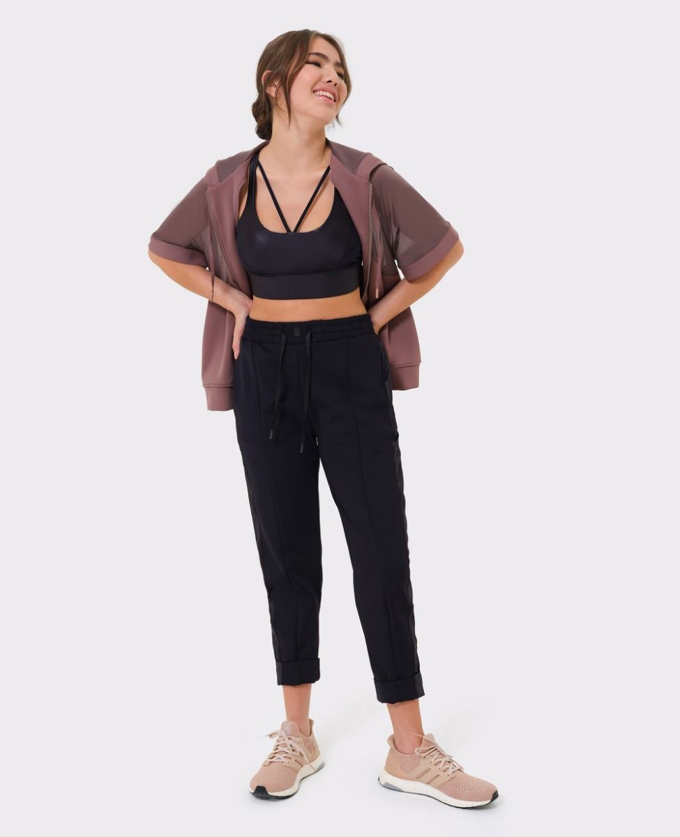 main product photo Daring Joggers Black