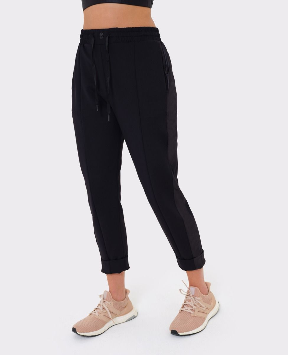 Daring Joggers Black