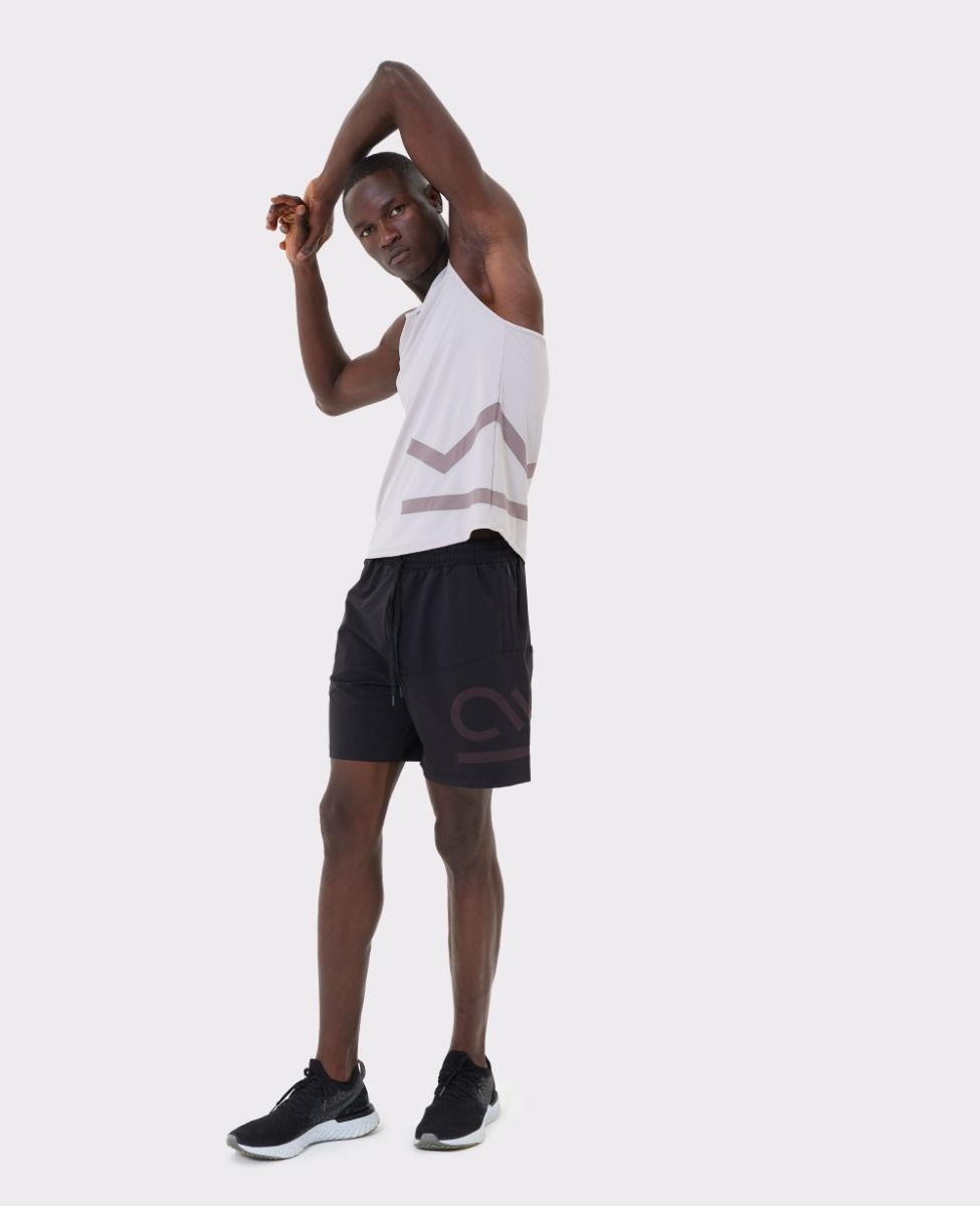 main product photo Essential Shorts Black